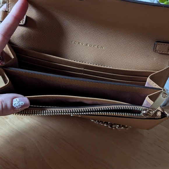 Tory Burch Tan Crossbody Bag with Gold Chain Strap - Picture 3 of 3